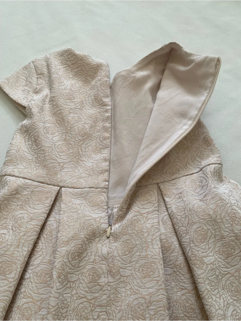 ZARA KIDS GIRLS 7  TAN PLEATED  CAP SLEEVE DRESS